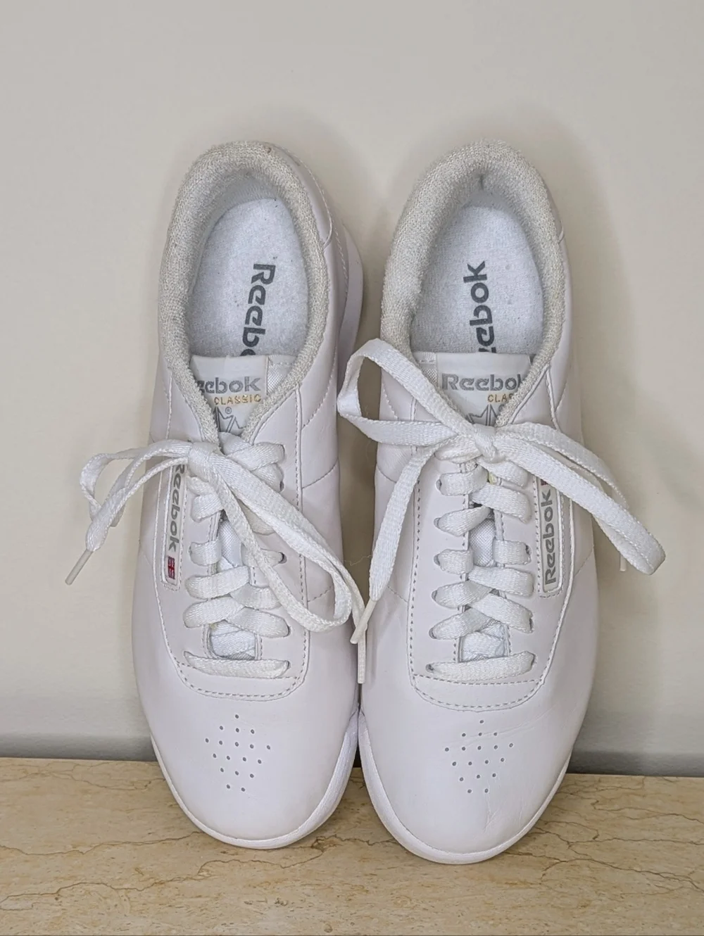 Reebok Classic White Athletic Shoe Classic Sneaker Women's 7.5